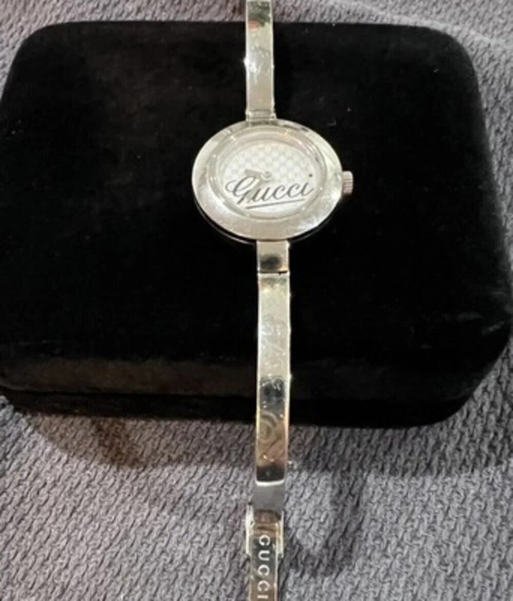 Authentic Gucci Women’s Bangle Watch Model 105 Ladies ETA Swiss Mov. - Picture 4 of 9